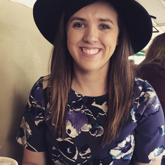 Meet your Posher, Lisa - Picture 1 of 1